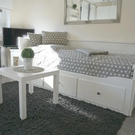 Апартаменты Apartmenthaus Frauenpreiss 61 Куксхафен